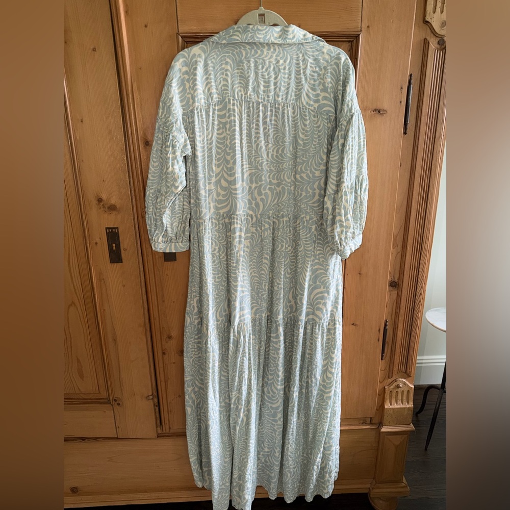 THE CAROLITA PRINTED TIERED SHIRT DRESS - Picture 2 of 4